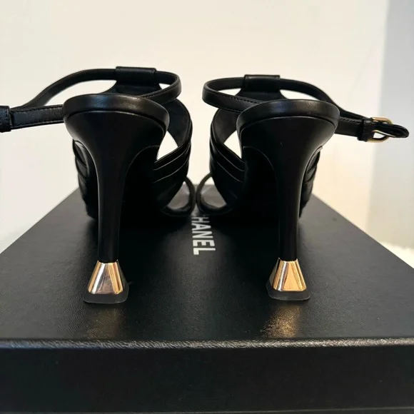 Chanel sandals (Authentic) - Picture 8 of 14